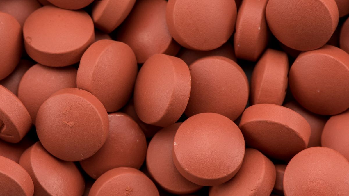 Při léčbě COVID-19 není třeba vyhýbat se ibuprofenu